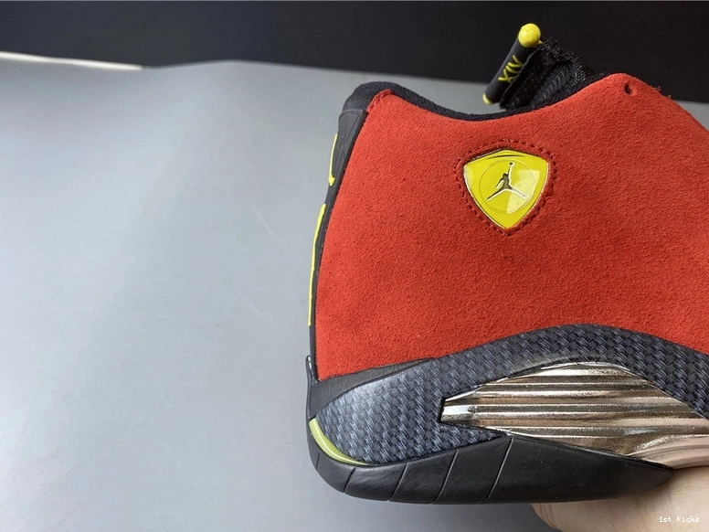 14 Jordan 654459-670 Air “Ferrari”  1015